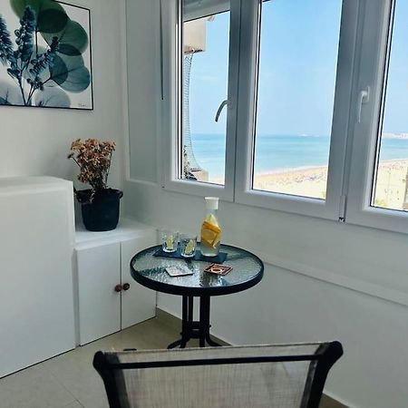 Apartamento A Pie De Playa. カディス エクステリア 写真